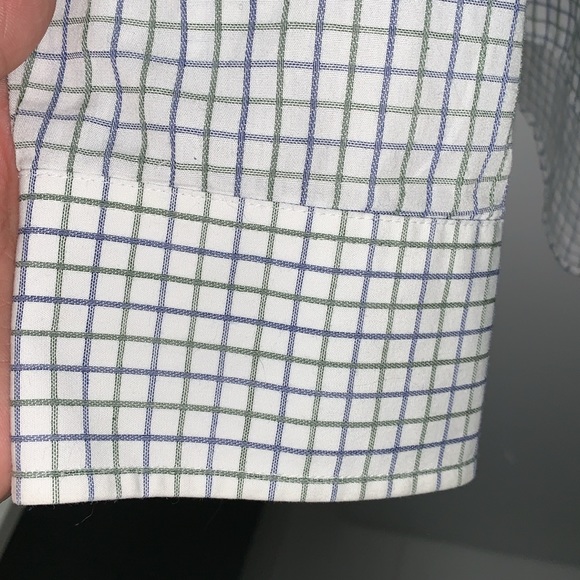 IZod Button Down Shirt in very good condition. Size 17.5 34/35. - Picture 7 of 12